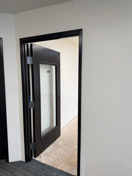 More Photos Of 1551 S Commerce St, Las Vegas Storefront For Lease