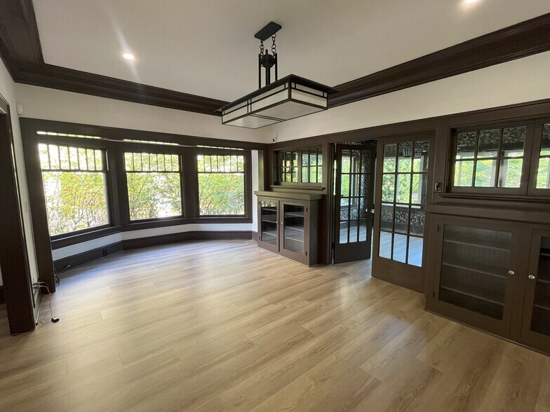 More Photos Of 658 S Bronson Ave, Los Angeles Office Residential For Sale