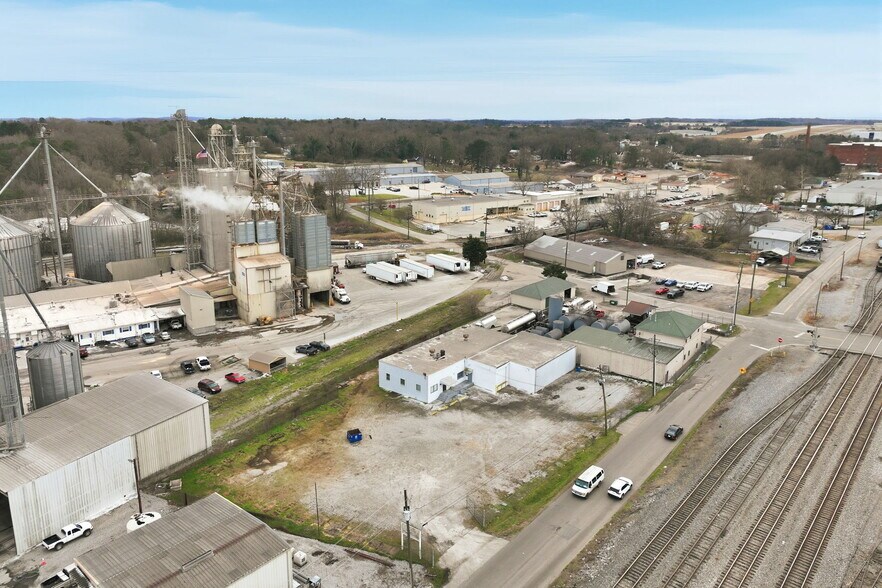 More Photos Of 476 Moreno Street St, Gainesville Distribution For Lease