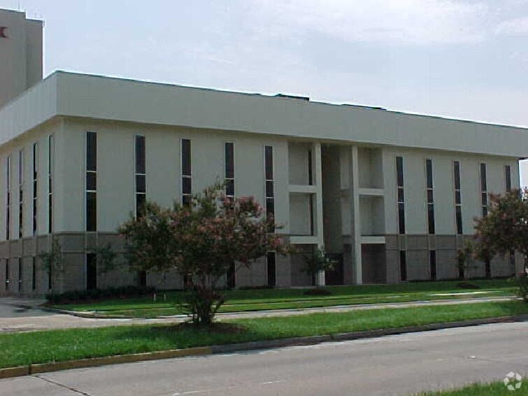 More Photos Of 5420 Corporate Blvd, Baton Rouge Office For Lease