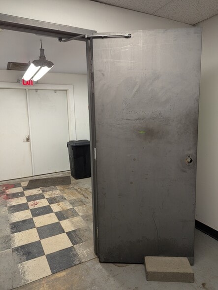 More Photos Of 612 Tenney Mountain Hwy, Plymouth Storefront For Lease