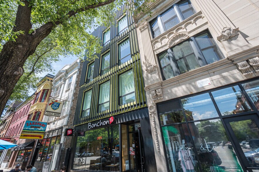 More Photos Of 1728 W Division St, Chicago Apartments For Lease