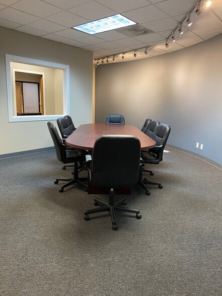 More Photos Of 1045 S 320th St, Federal Way General Retail For Sale