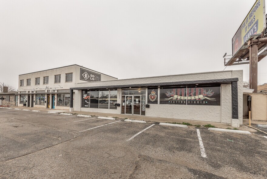 More Photos Of 2621 34th St, Lubbock Freestanding For Sale