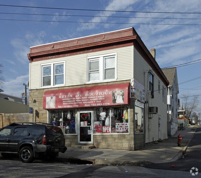 Primary Photo Of 389 Somerset St, Somerset Storefront Retail Residential For Lease