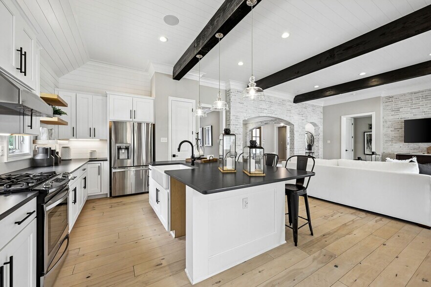 More Photos Of 27735 James Chapel Rd N, Holden Office For Sale