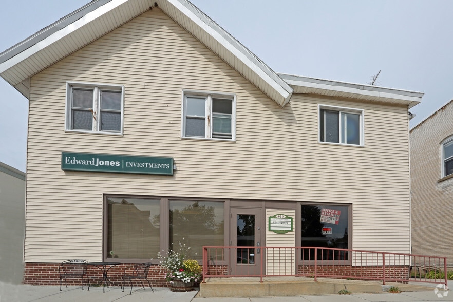 More Photos Of 141 N Main St, Dousman Storefront Retail Residential For Lease