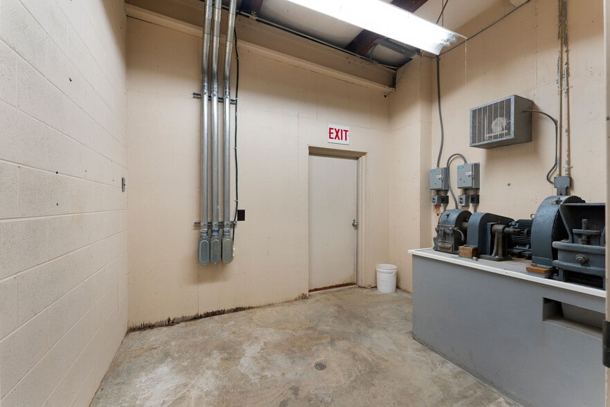 More Photos Of 112 Old Mill Rd, Cartersville Research And Development For Sale