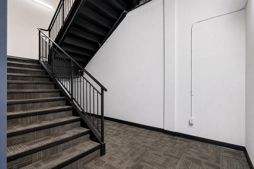 More Photos Of 198 Nolanridge Cres NW, Calgary Office For Sale