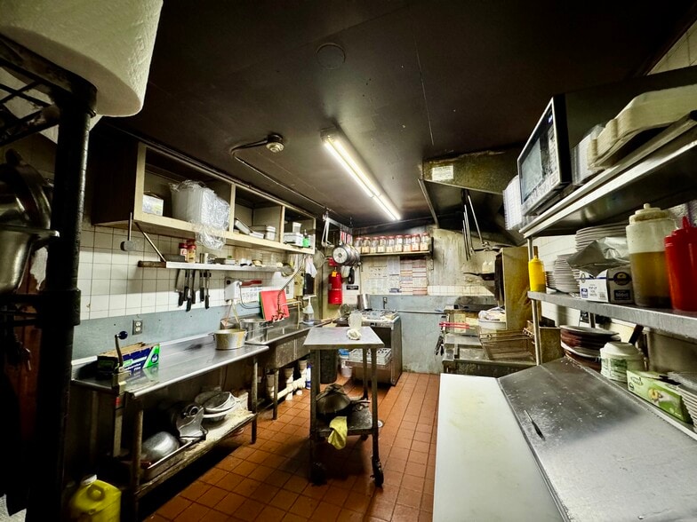 More Photos Of 749 Mount Sinai Coram Rd, Mount Sinai General Retail For Sale