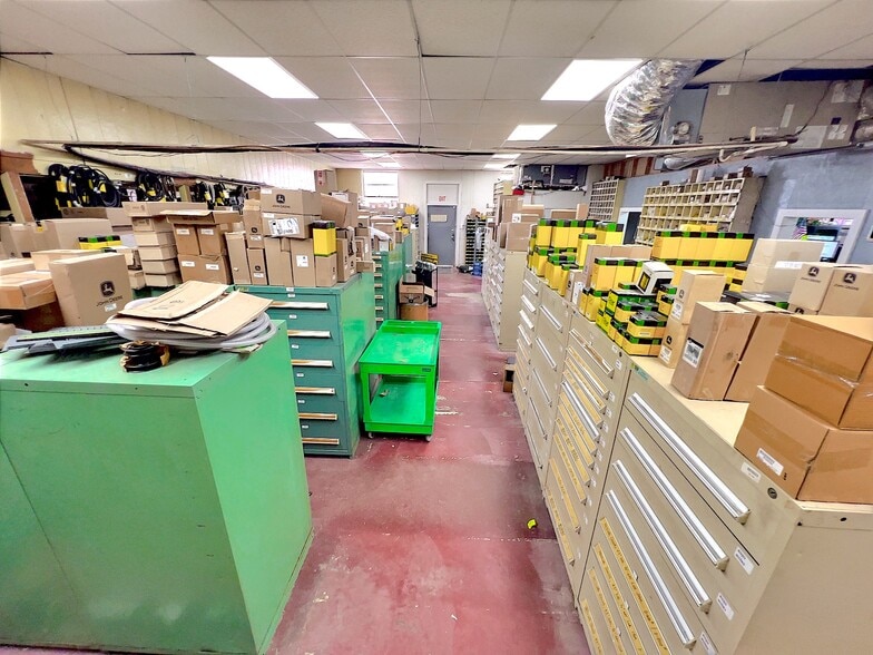 More Photos Of 401 S 10th St, Frederick Showroom For Sale