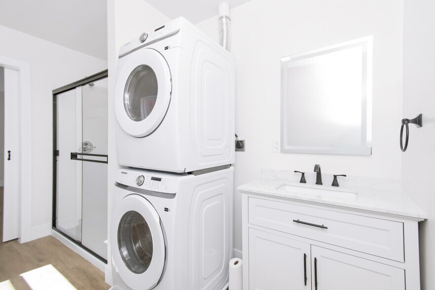 More Photos Of 1823 P St, Sacramento Apartments For Sale