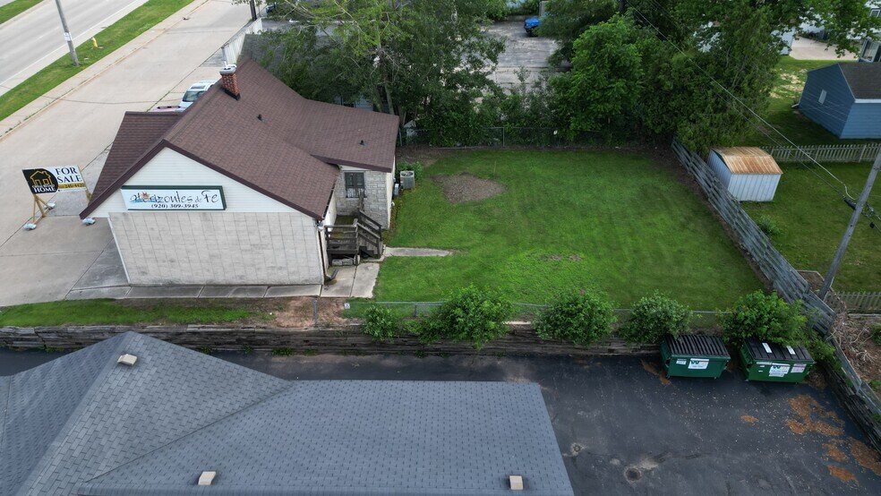 More Photos Of 802 S Military Ave, Green Bay Freestanding For Sale