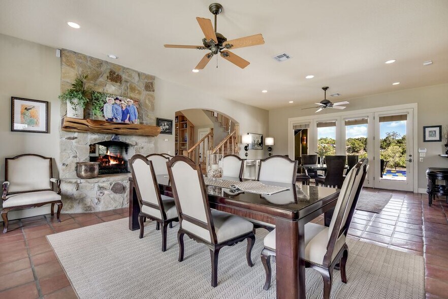 More Photos Of 610 Crystal Creek Dr, Austin Specialty For Sale