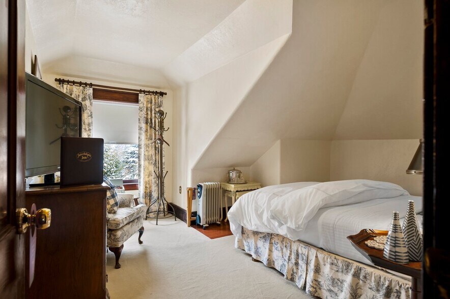 More Photos Of 39 Interlaken Ave, Lake Placid Hotel For Sale