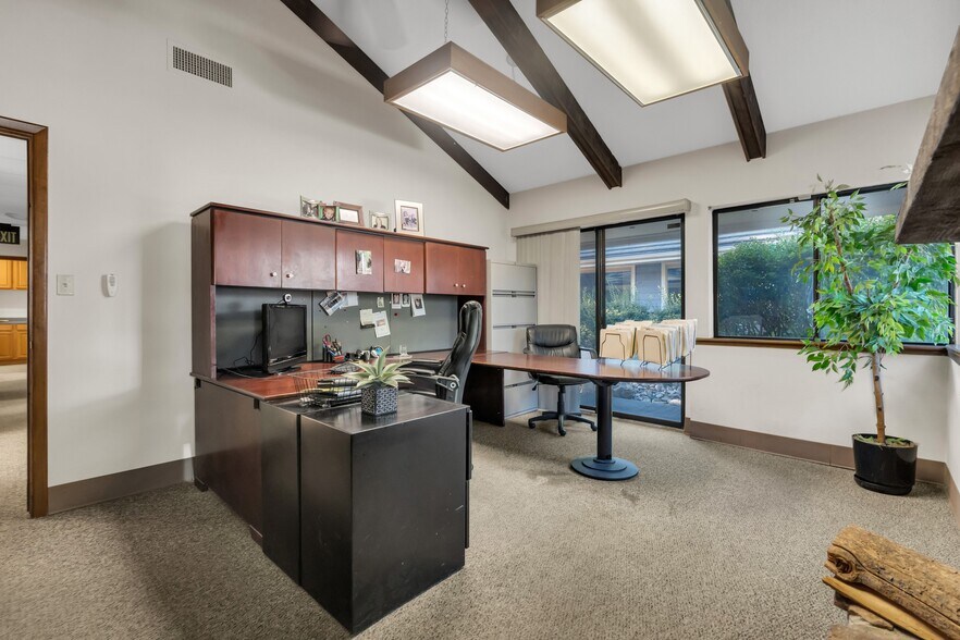 More Photos Of 8000 E Prentice Ave, Greenwood Village Loft Creative Space For Sale