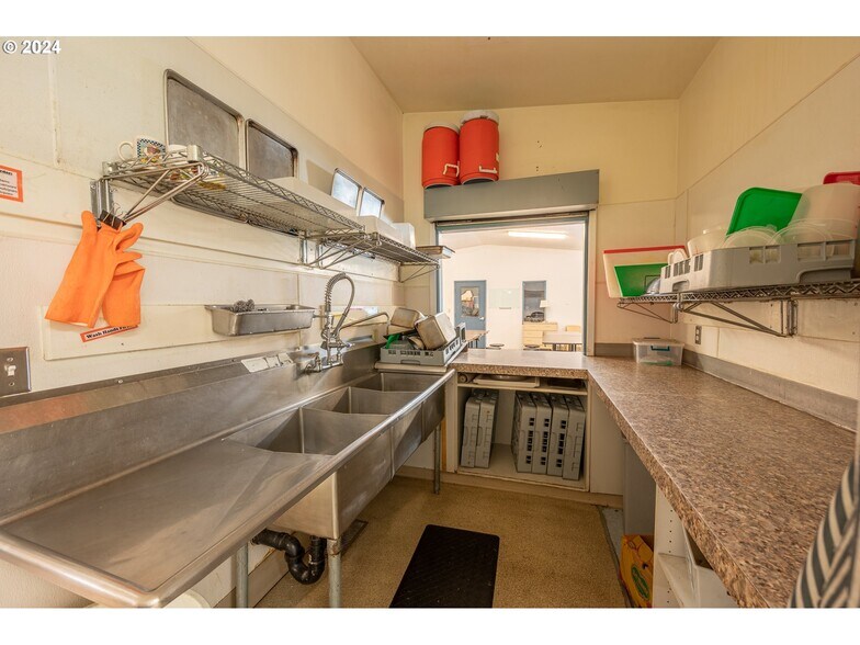 More Photos Of 58787 Hwy 101 hwy, Coos Bay Correctional Facility For Sale
