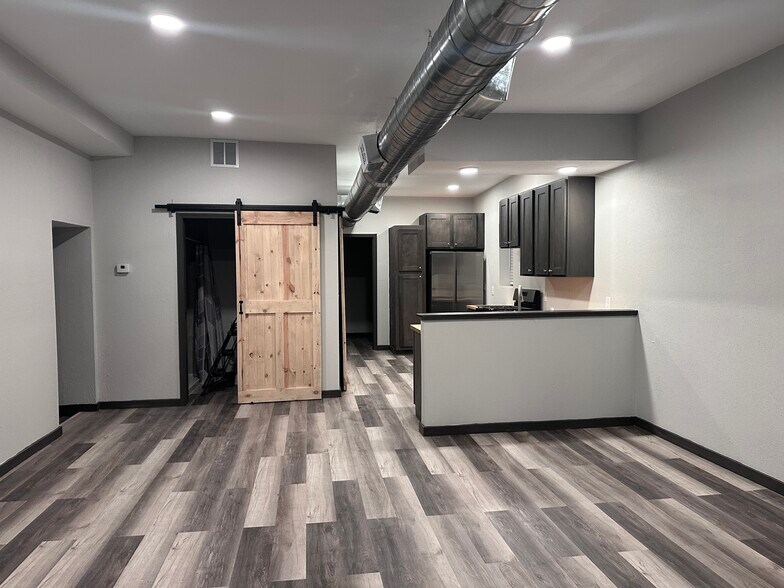 More Photos Of , Kansas City General Retail For Sale