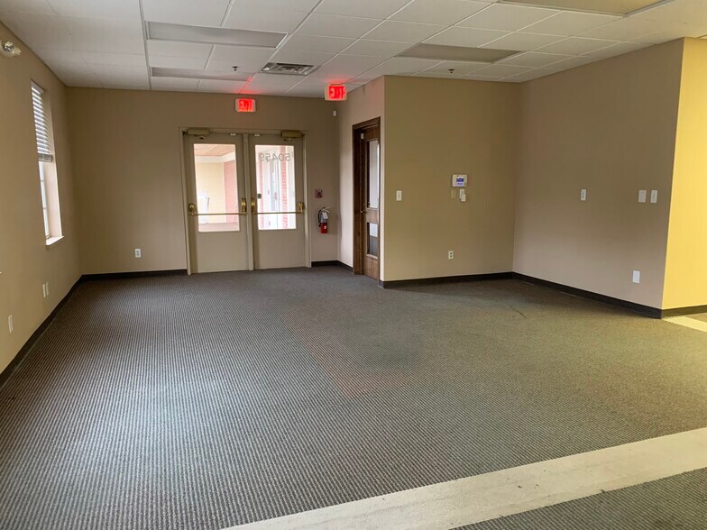 More Photos Of 50409-50469 Independence St, Canton Office For Lease