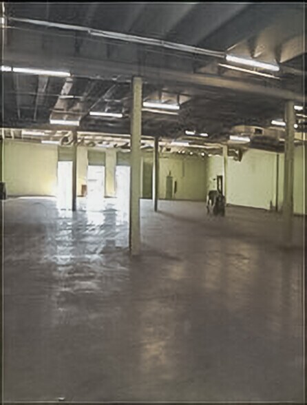 More Photos Of 410 Gossett Rd, Spartanburg Warehouse For Sale