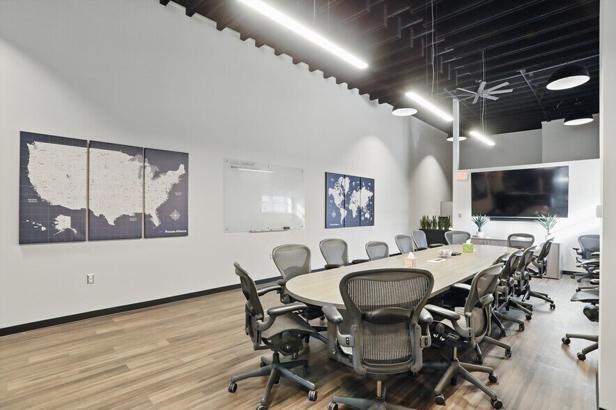 More Photos Of 164 E Jefferson St, Franklin Office For Sale