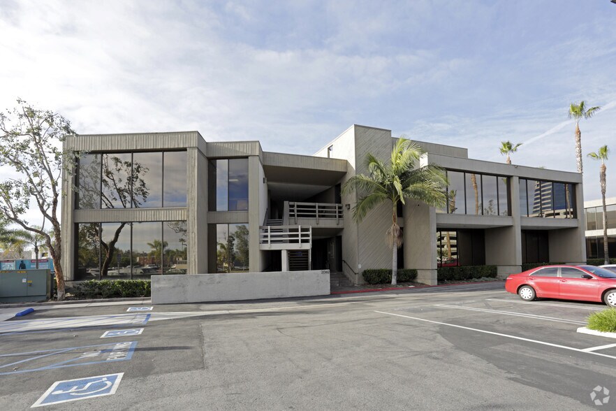 More Photos Of 2062 Business Center Dr, Irvine Unknown For Lease