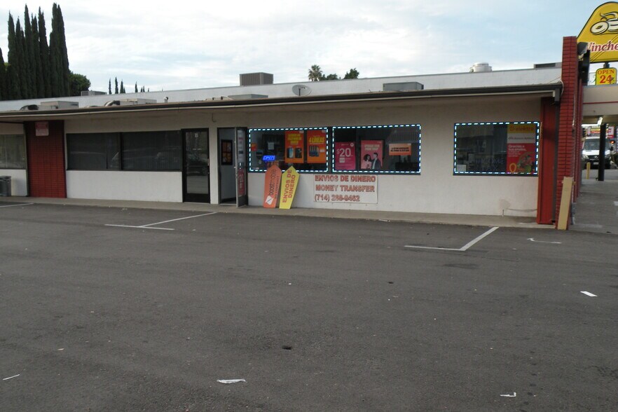 More Photos Of 260 N Tustin St, Orange Unknown For Lease