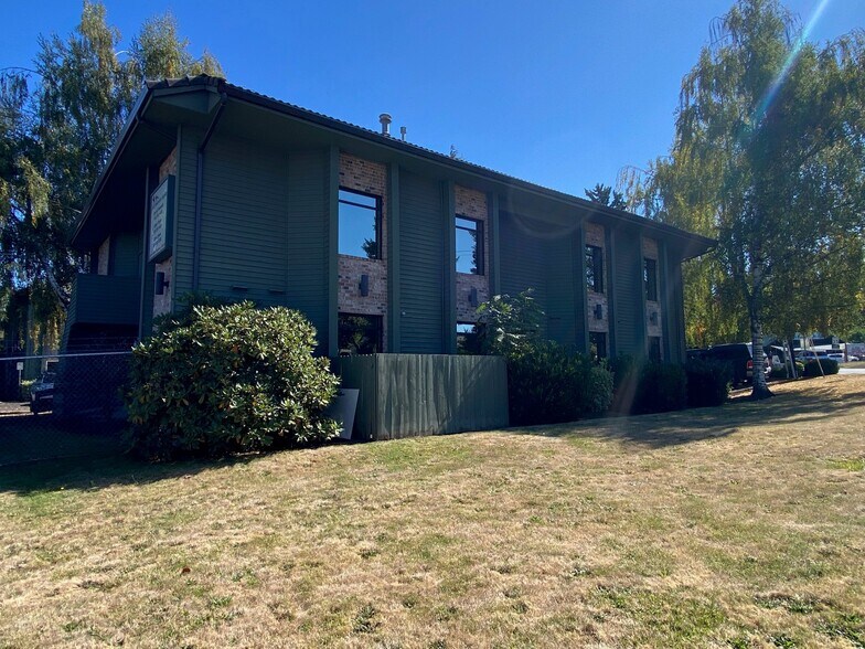 More Photos Of 14000-14020 SE Johnson Rd, Oak Grove Office For Lease