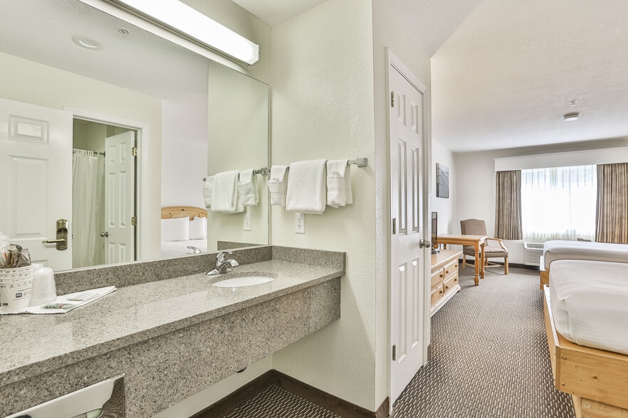 More Photos Of 43 Coosawatee Drive, East Ellijay Hotel For Sale