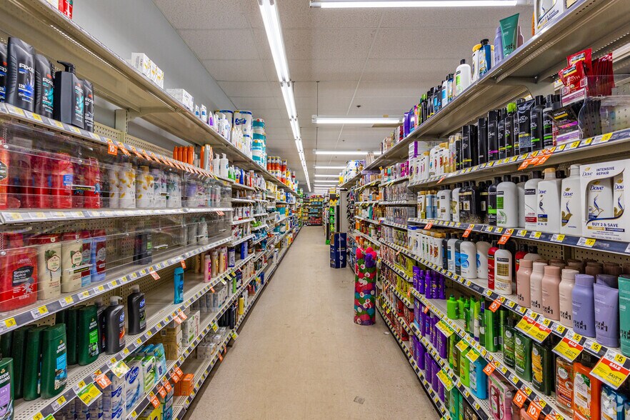 More Photos Of 1933 E Pembroke Ave, Hampton Storefront For Sale