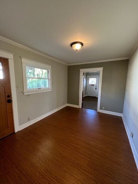 More Photos Of 3422 Broadway, Everett Loft Creative Space For Lease