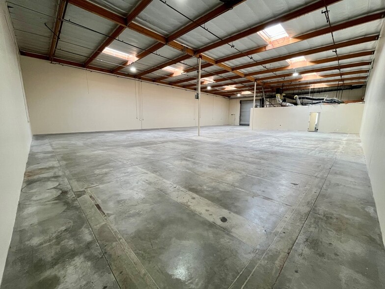 More Photos Of 1455 Palomares Ave, La Verne Warehouse For Lease