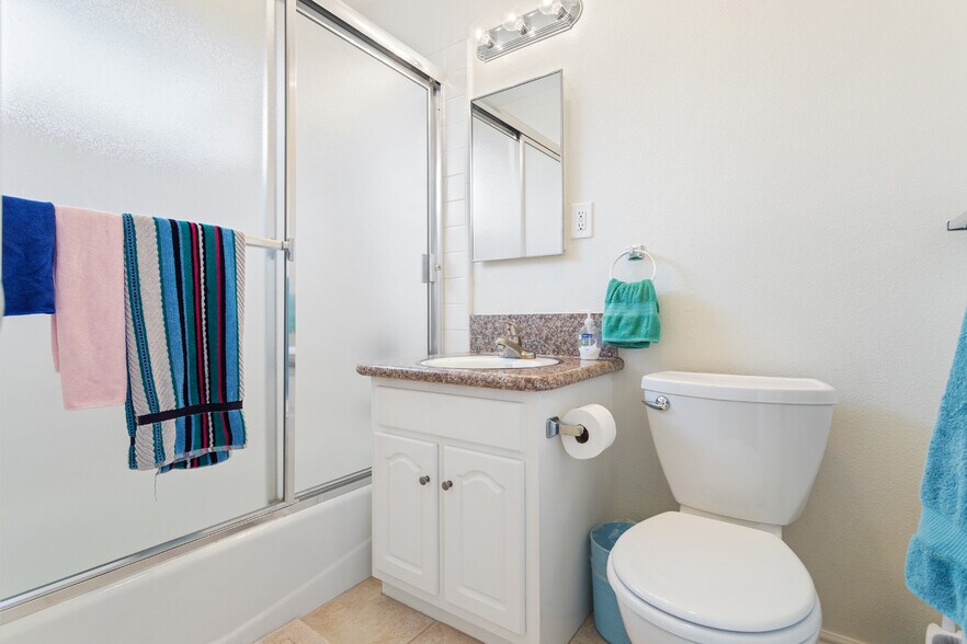 More Photos Of 1102 W 29th St, Los Angeles Apartments For Sale