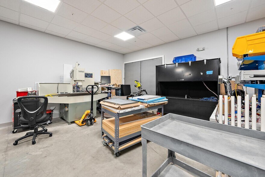 More Photos Of 3126 Jupiter Park Dr, Jupiter Warehouse For Lease