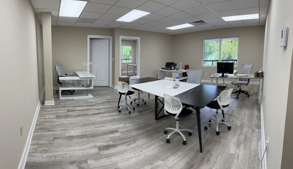 More Photos Of 7480 Fairway Dr, Miami Lakes Medical For Lease