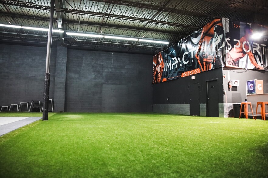 More Photos Of 2501-2513 Park Central Blvd, Decatur Warehouse For Lease