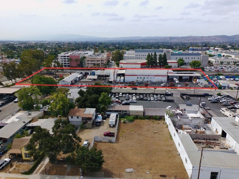 More Photos Of 404-480 E Commercial St, Pomona Warehouse For Sale