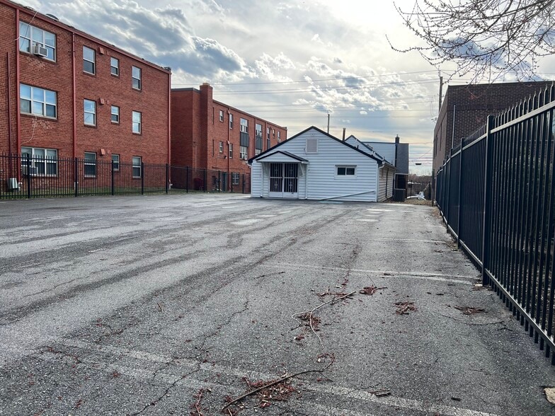 More Photos Of 441 N Frederick Ave, Gaithersburg Storefront Retail Office For Lease