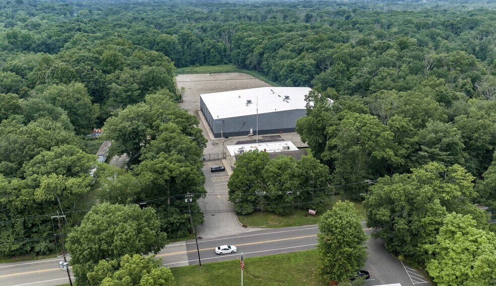 More Photos Of 131 Beaverbrook Rd, Lincoln Park Land For Lease