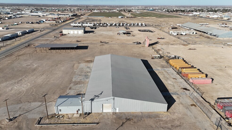 More Photos Of 2086 Oil Mill Rd, Pecos Warehouse For Lease