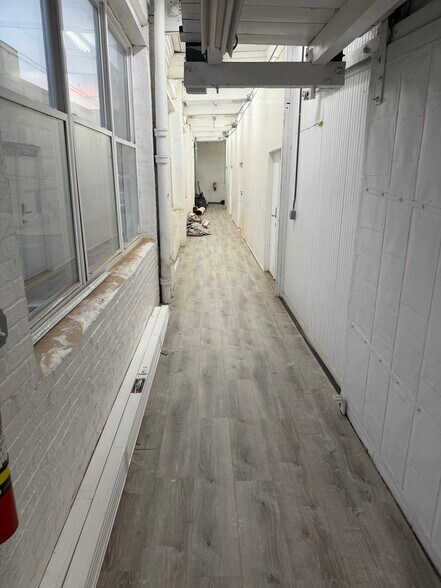 More Photos Of 60 Dickerson St, Newark Light Manufacturing For Lease