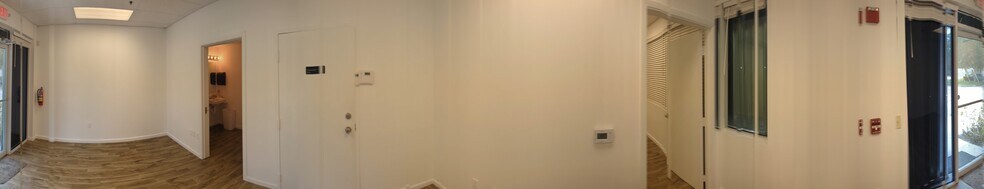 More Photos Of 585 NW Mercantile Pl, Port Saint Lucie Light Manufacturing For Sale