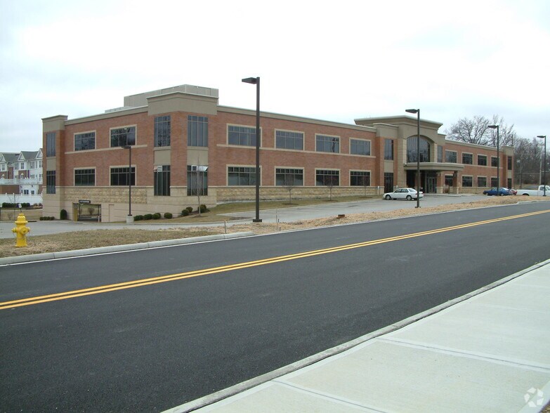 More Photos Of 8250 Kenwood Crossing Way, Cincinnati Medical For Lease