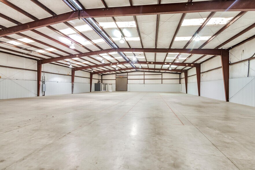 More Photos Of 1207 N Fm 3083 Rd, Conroe Distribution For Lease