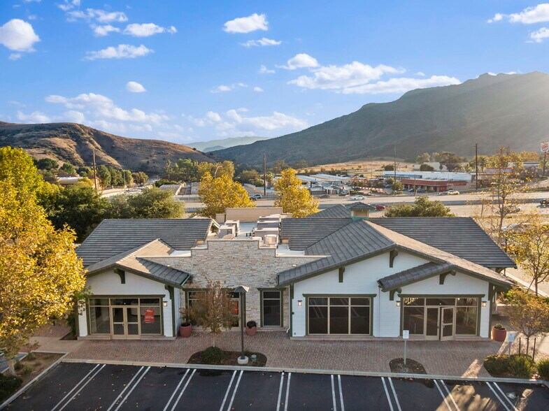 More Photos Of 29105-29125 Canwood St, Agoura Hills Restaurant For Lease