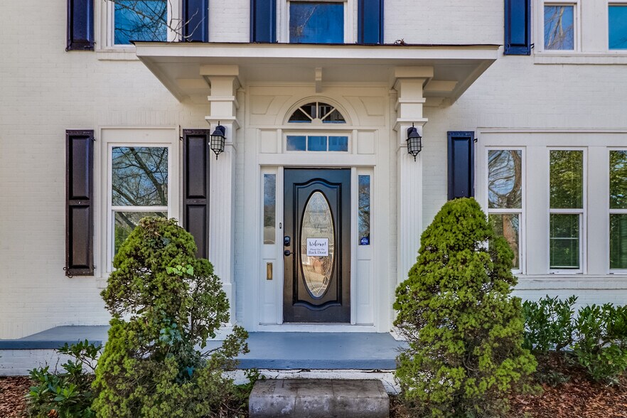 More Photos Of 104 W Candler St, Winder Medical For Sale