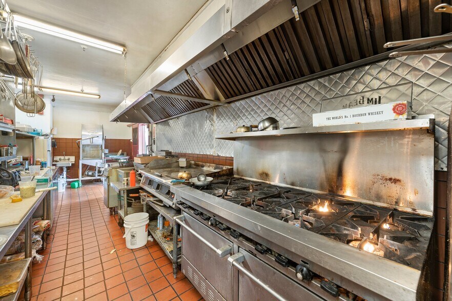More Photos Of 809 Nooseneck Hill Rd, West Greenwich Restaurant For Sale