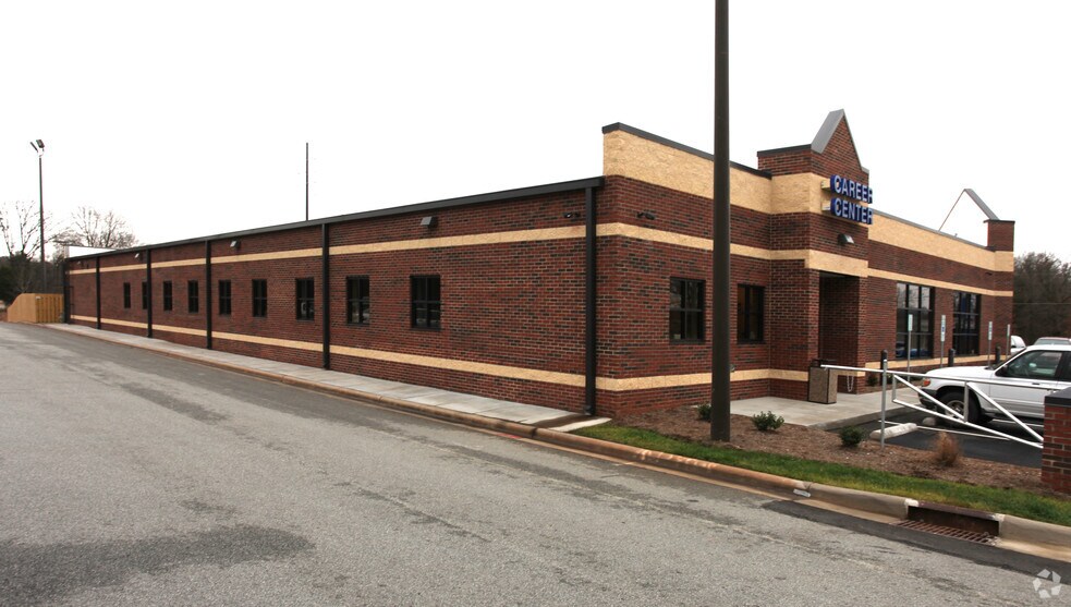 More Photos Of 6625 NC Highway 135, Mayodan Freestanding For Lease