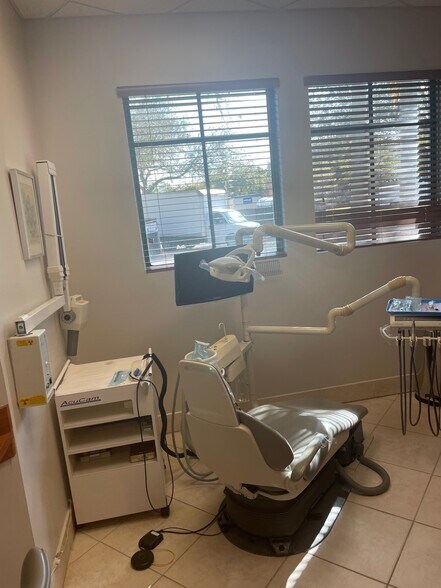 More Photos Of 150 N University Dr, Plantation Medical For Lease