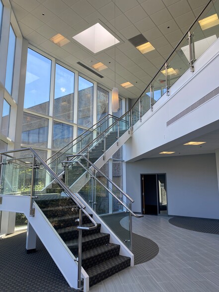 More Photos Of 397 Williams St, Marlborough Research And Development For Lease